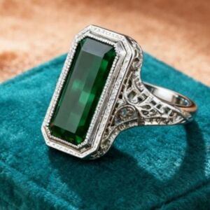 Boho Large  Silver and Green Faux Emerald Gemstone Ring NWOT